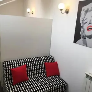  Apartament Romantica Mansarda 15 Min Dal Centro - Lome 844